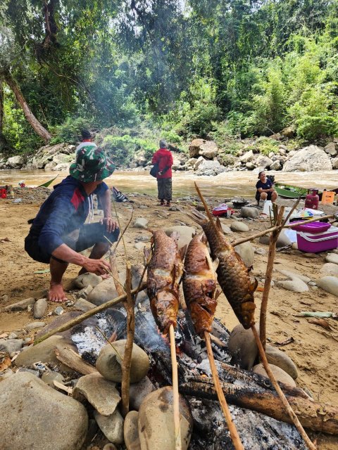 Kerja Bakti Membersihkan Area Situs Ulung Buaye 