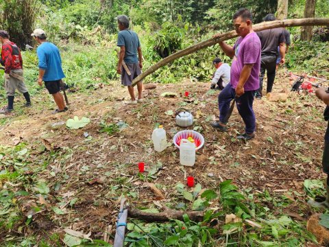 Kerja Bakti Membersihkan Area Situs Ulung Buaye